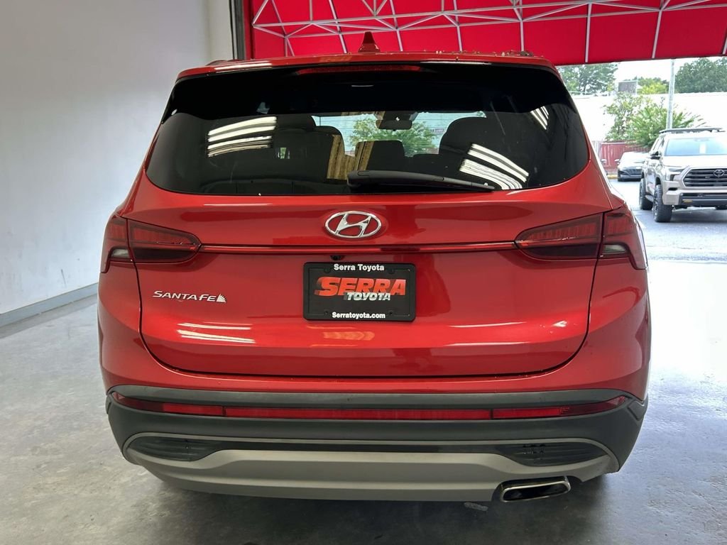 Used 2023 Red Hyundai SE image 4
