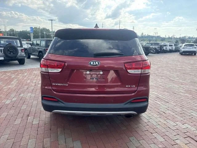 Used 2017 Red Kia EX image 13
