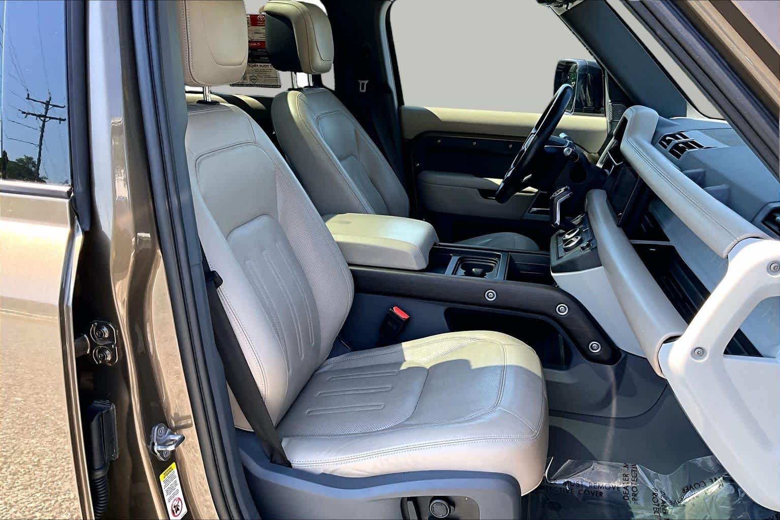Used 2020 Gondwana Stone Metallic Land Rover HSE image 9