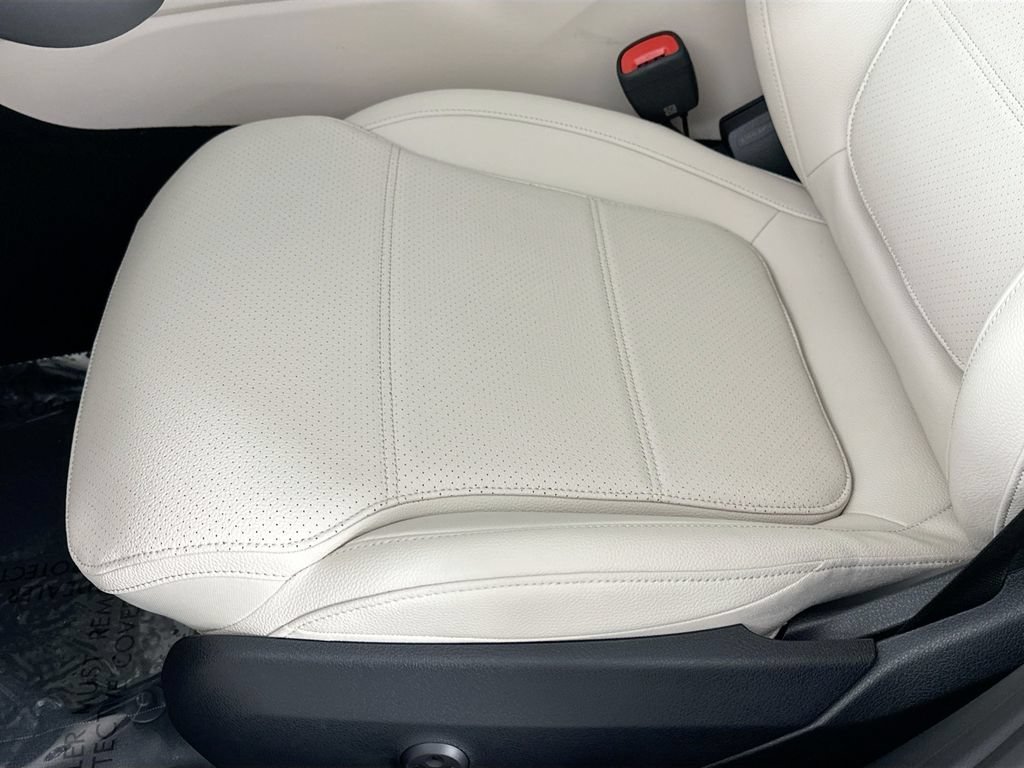 New 2026 Polar White Mercedes-Benz C 300 image 54