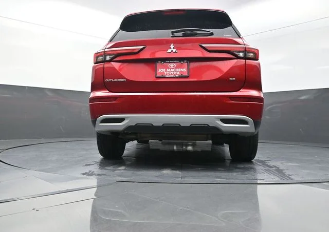 Used 2024  Mitsubishi SE image 36