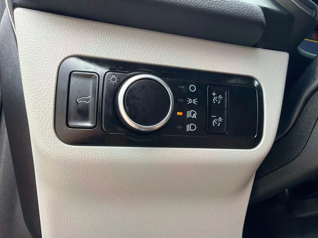 Used 2023 Red Ford Active image 30