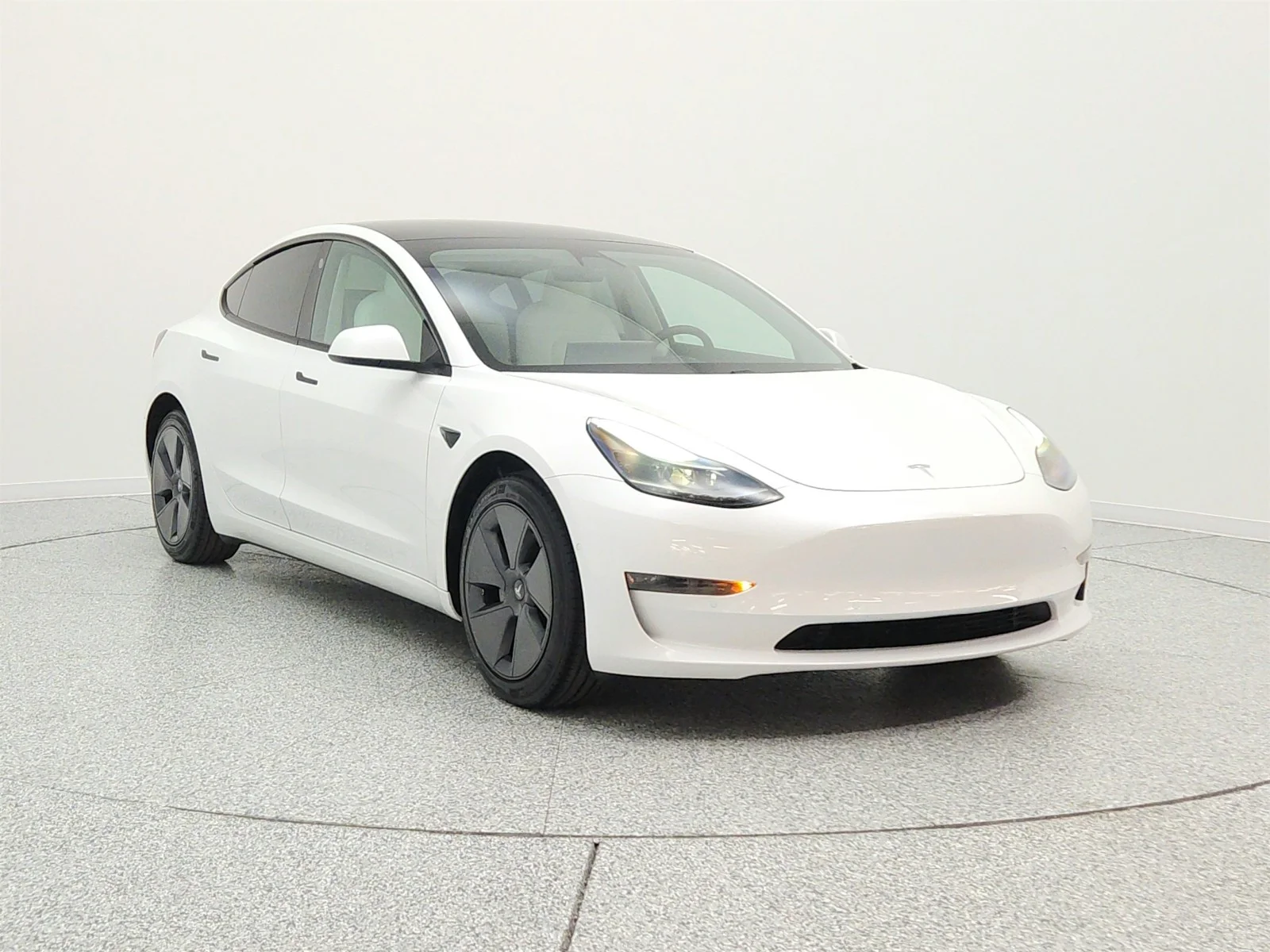 Used 2021 Pearl White Multi-Coat Tesla Standard Range Plus RWD image 3