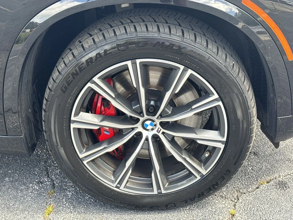 Used 2021 Black BMW M50i image 12