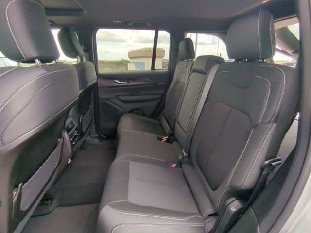 New 2026 Silver Zynith Exterior Paint Jeep Laredo X image 16