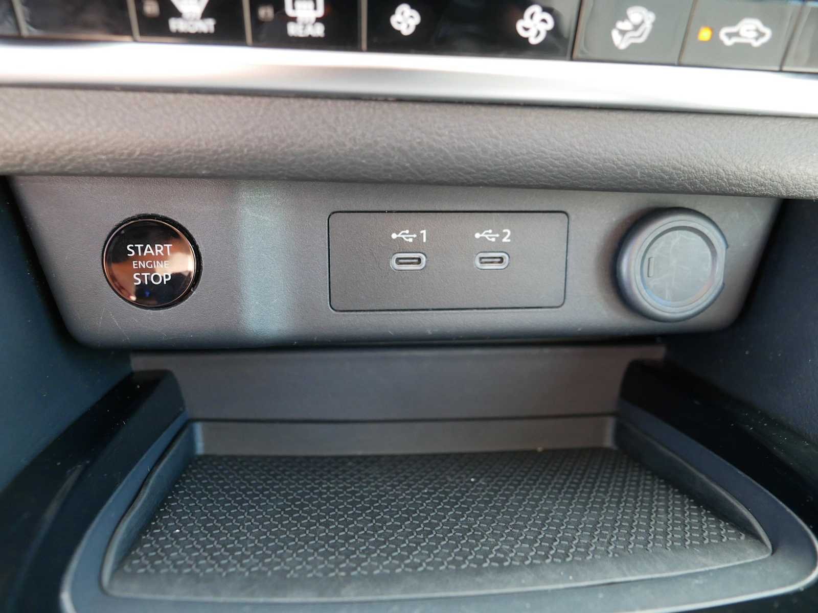 2025 Nissan Rogue SV - Photo 33