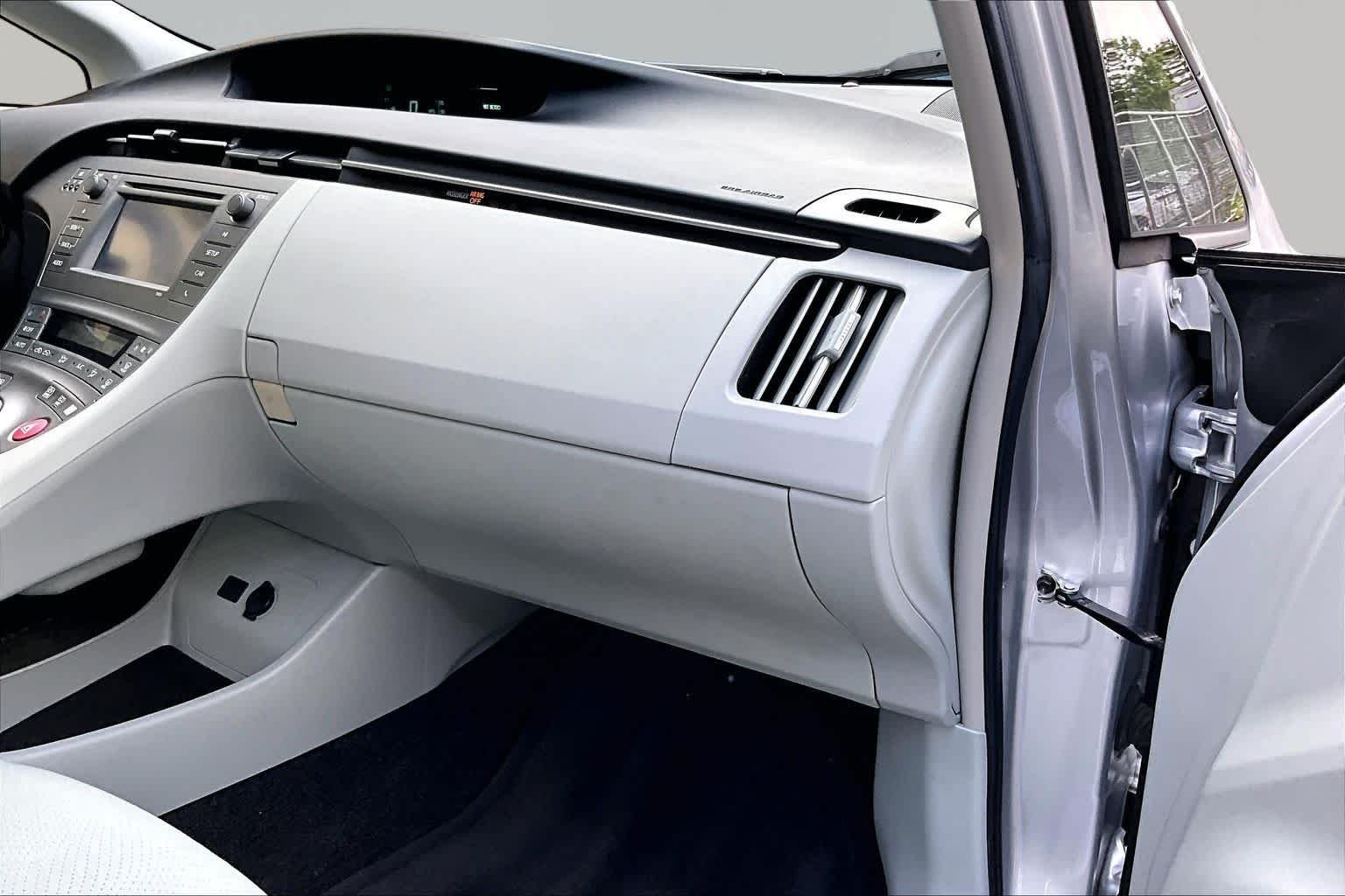 Used 2013 Classic Silver Metallic Toyota Two image 19