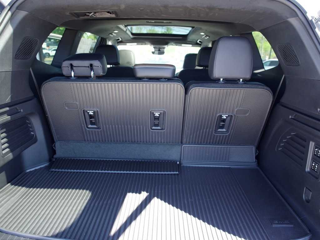 2026 GMC Acadia Denali Ultimate - Photo 22