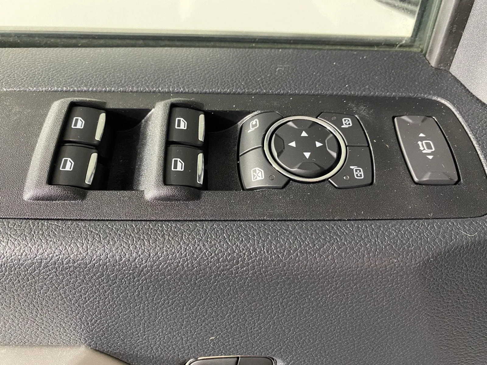 Used 2022 Agate Black Ford Lariat image 21