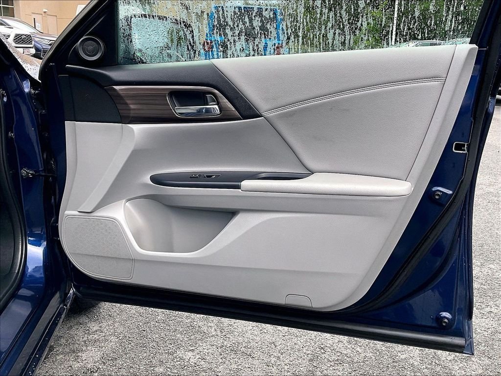 Used 2017 Obsidian Blue Pearl Honda EX image 12