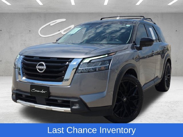 2022 Nissan Pathfinder SL