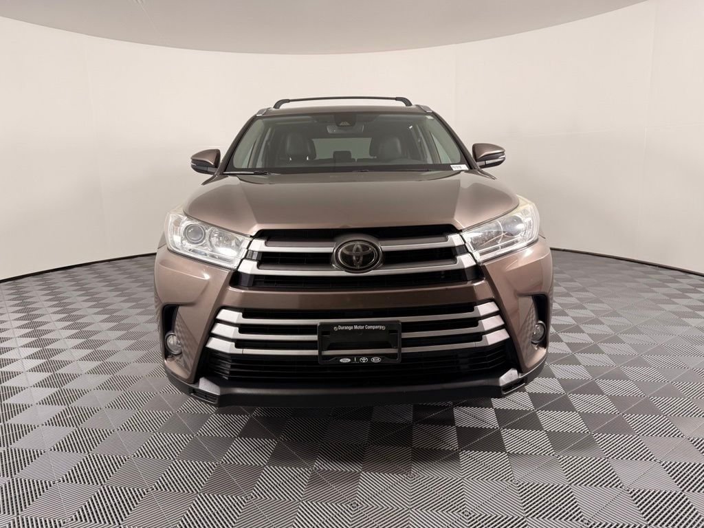 Used 2018 Walnut Toyota XLE image 3