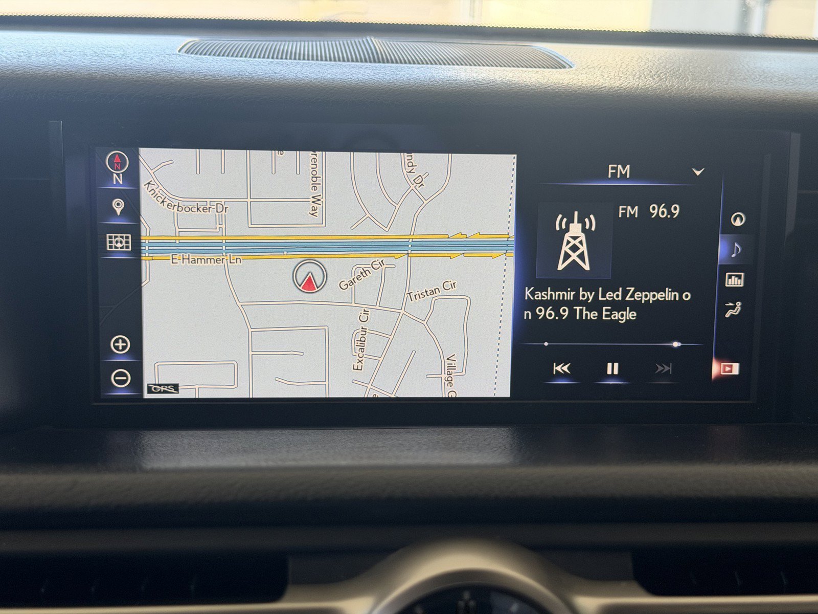 Used 2019 Infra Red Lexus 300 image 9