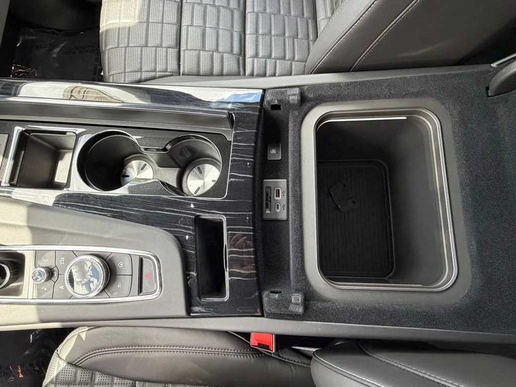 Used 2024 Black Cadillac V-Series image 19