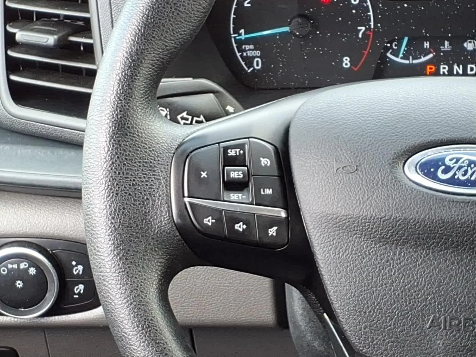 Used 2025 Oxford White Ford XLT image 22