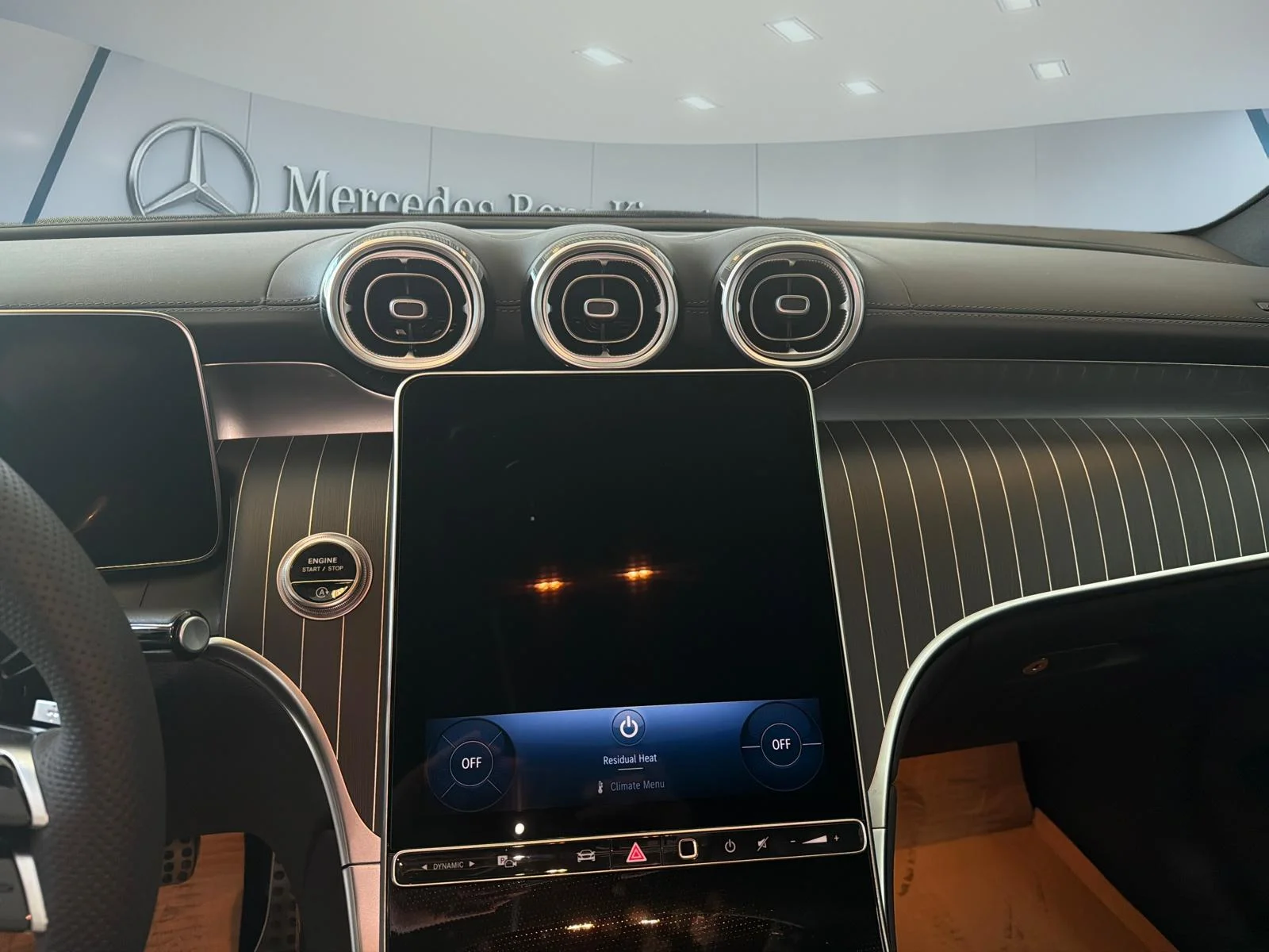 New 2026 White Mercedes-Benz GLC 300 4MATIC SUV image 19