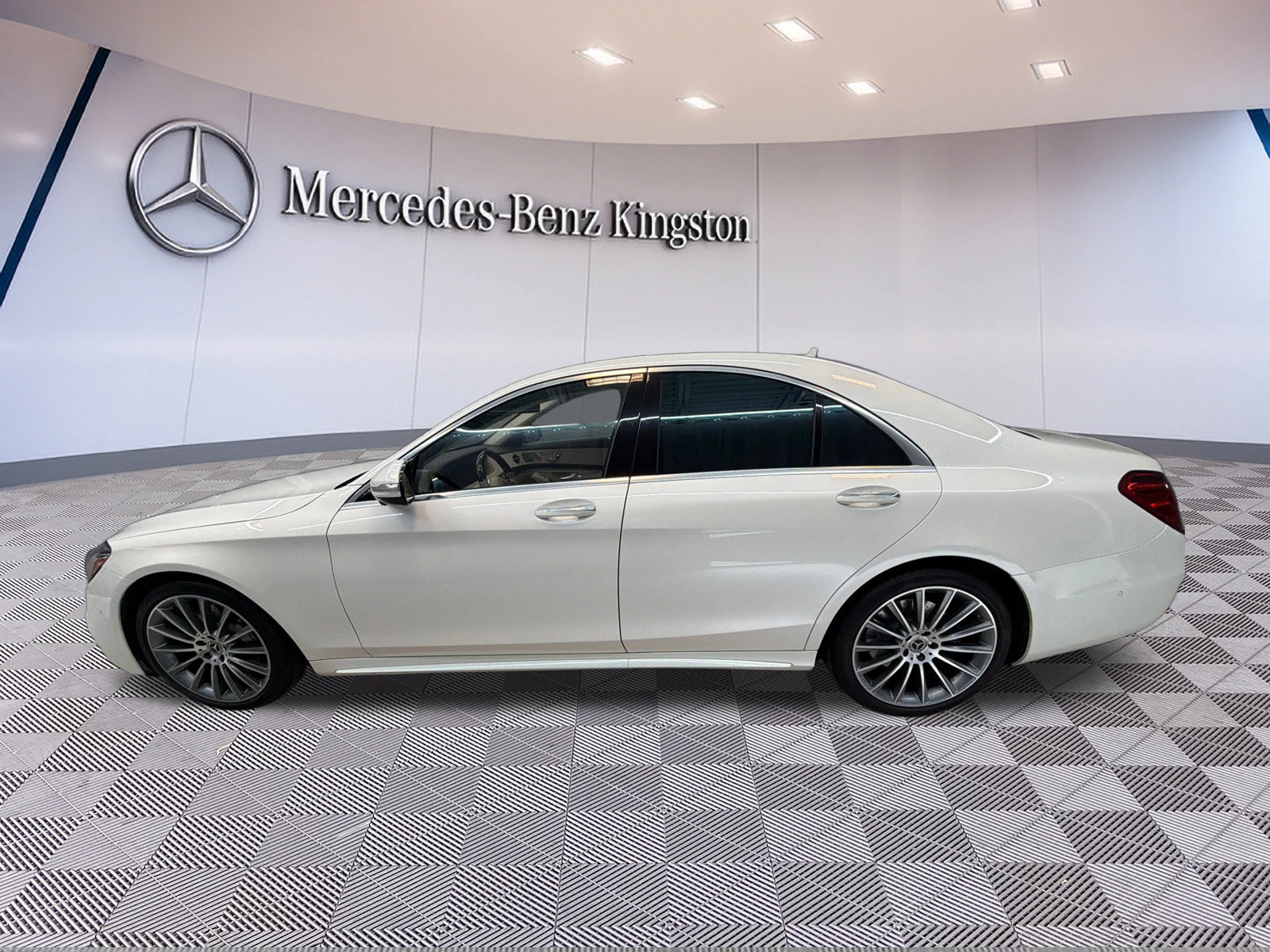 Used 2018 White Mercedes-Benz S 450 image 10