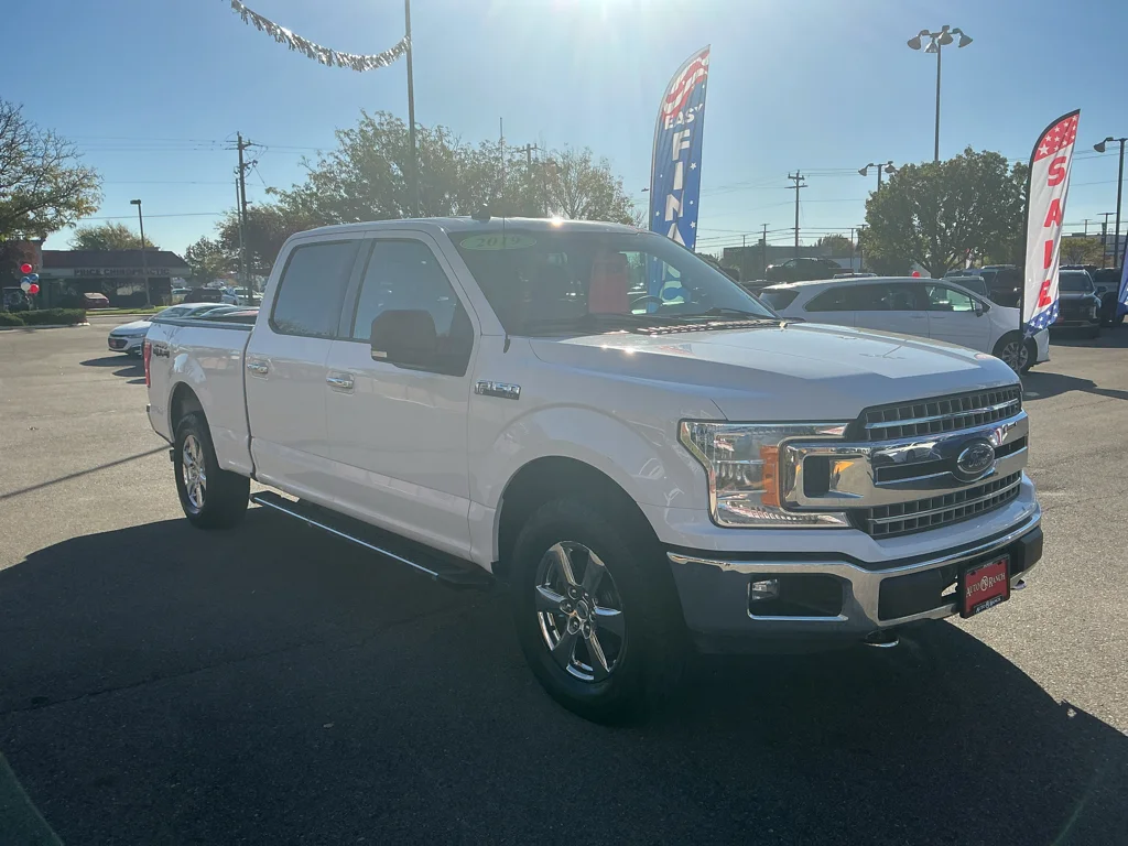 Used 2019 Oxford White Ford XLT image 3