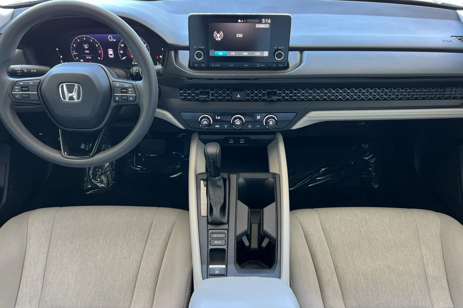 Used 2023  Honda LX image 3