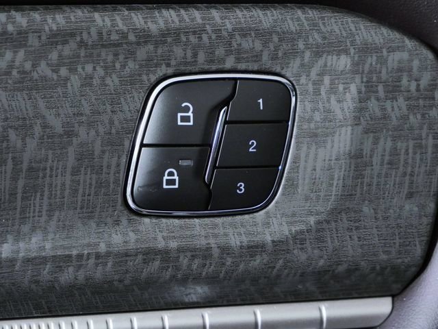 Used 2025 Black Ford Platinum image 20