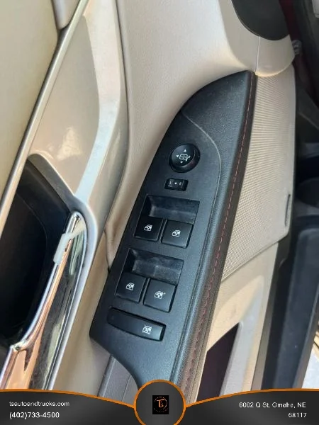 Used 2011 Red GMC SLT Sport Utility 4D image 22