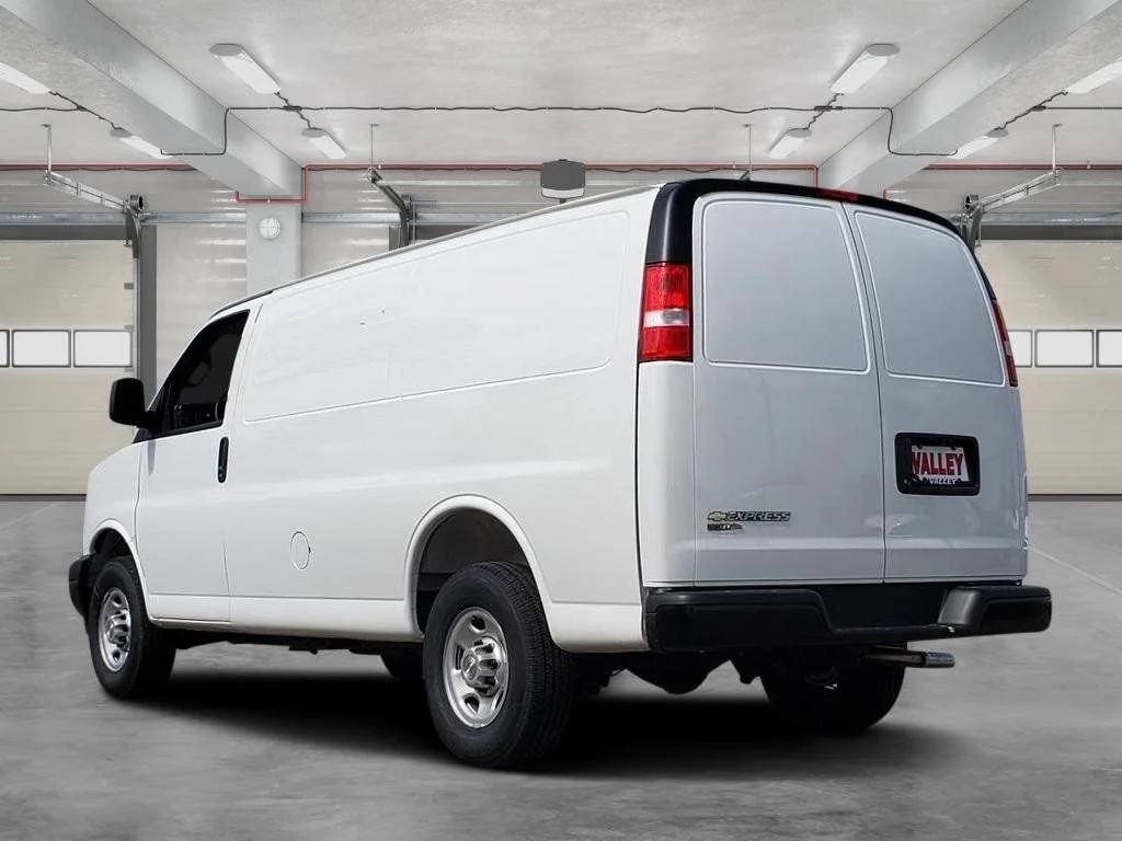 2025 Chevrolet Express Cargo Work Van - Photo 5