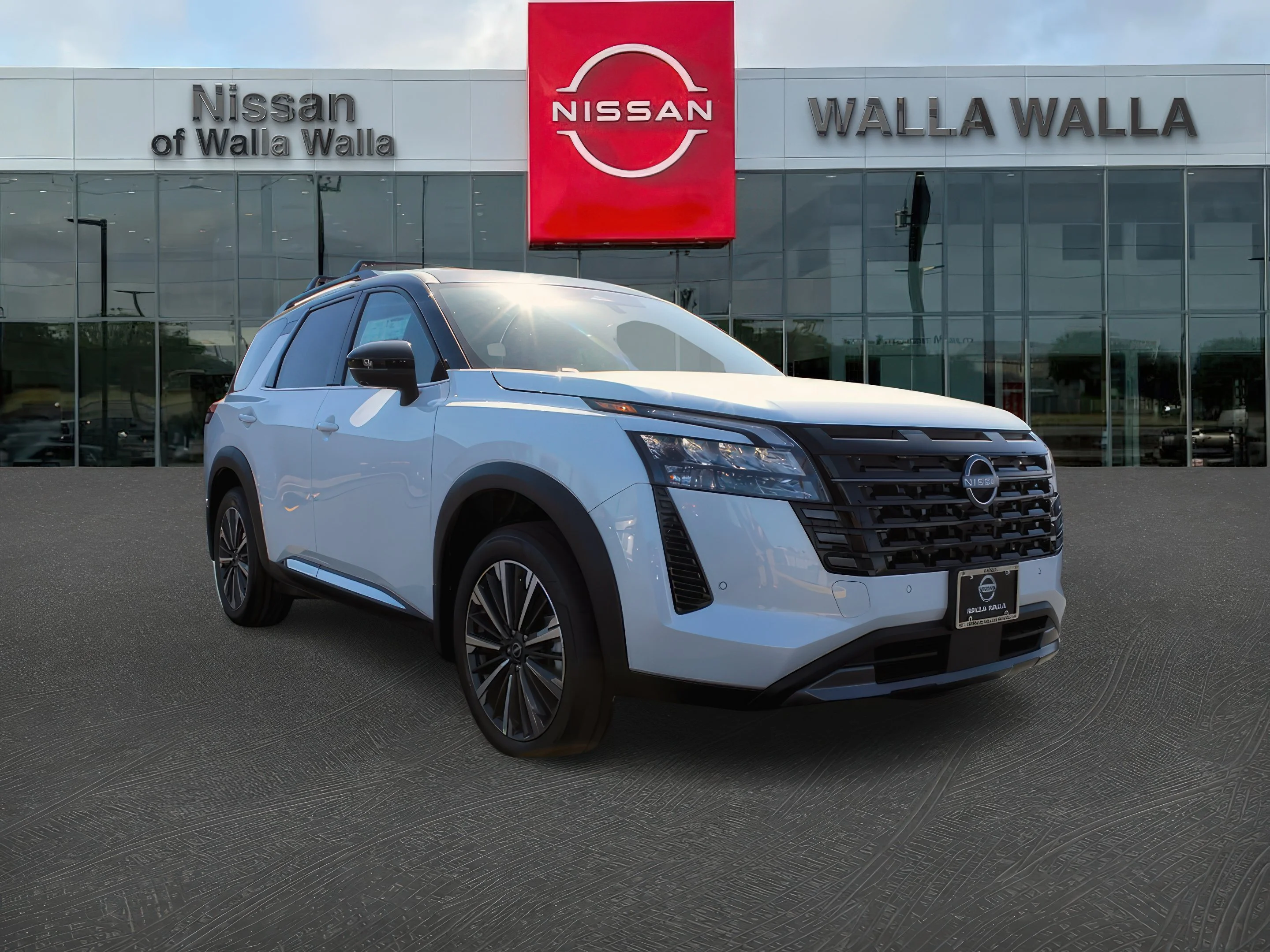 2026 Nissan Pathfinder Platinum 4WD's photo