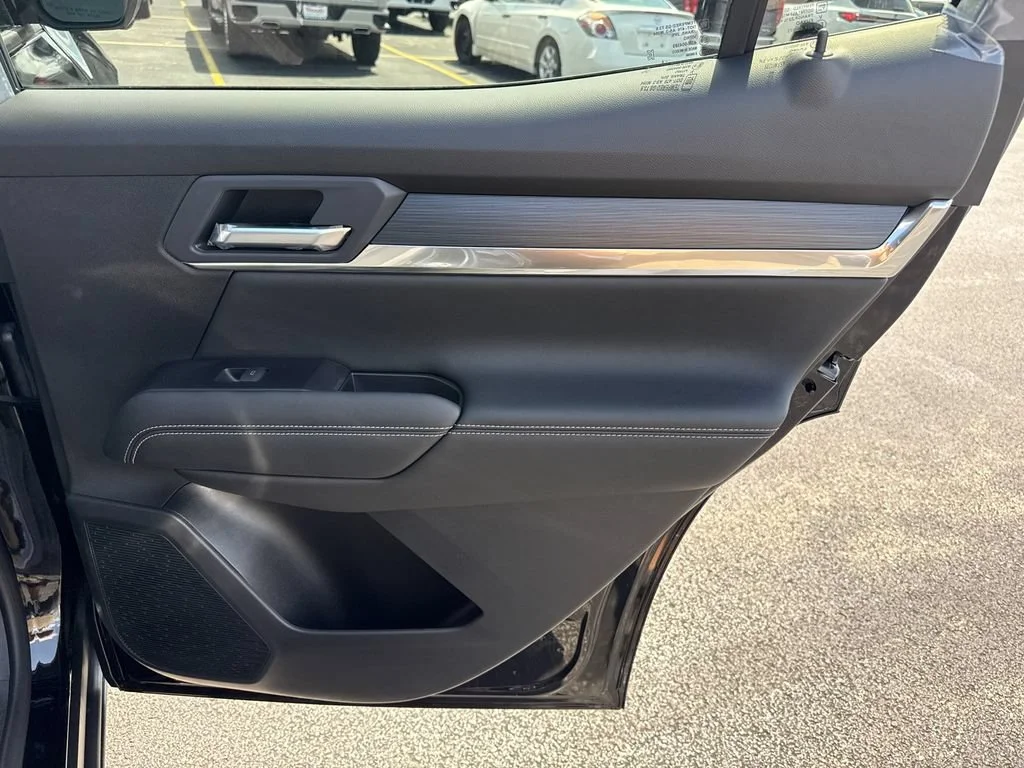 New 2027 Ebony Twilight Metallic GMC Elevation image 32