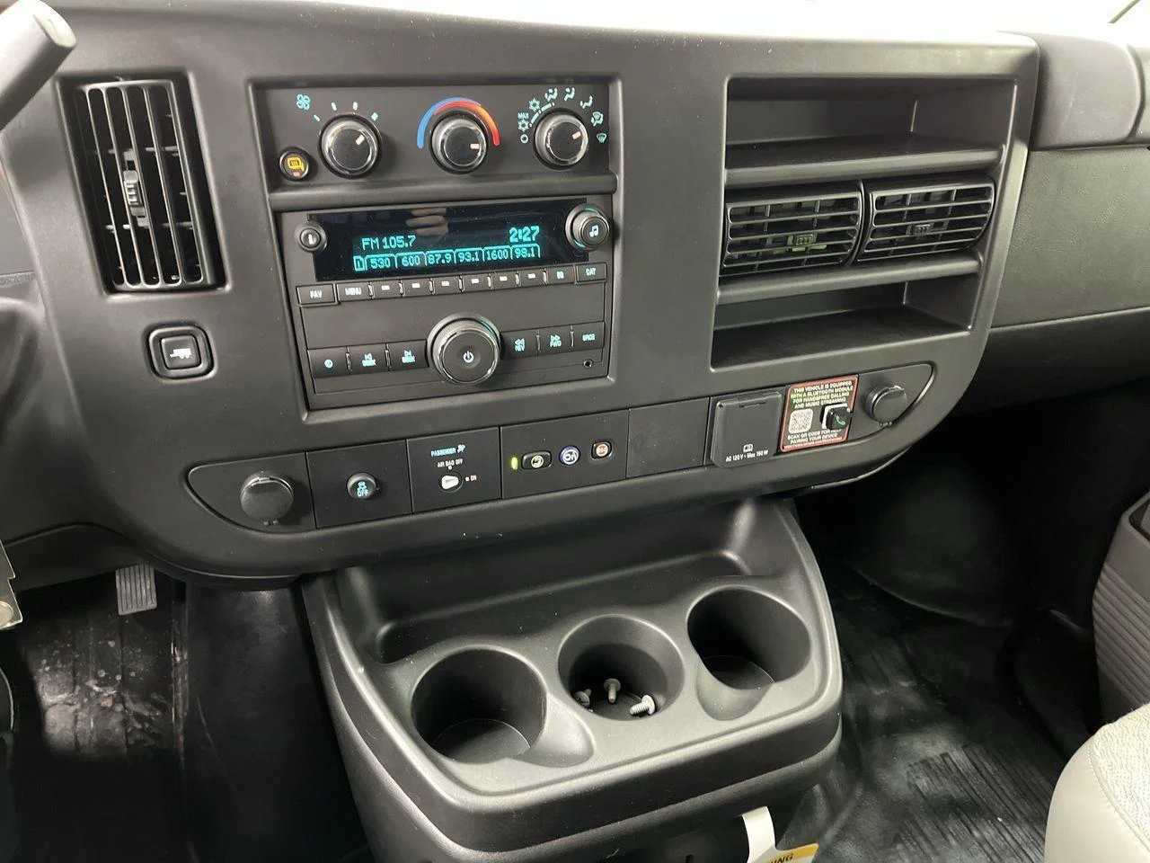 2025 GMC Savana Cargo Work Van - Photo 13