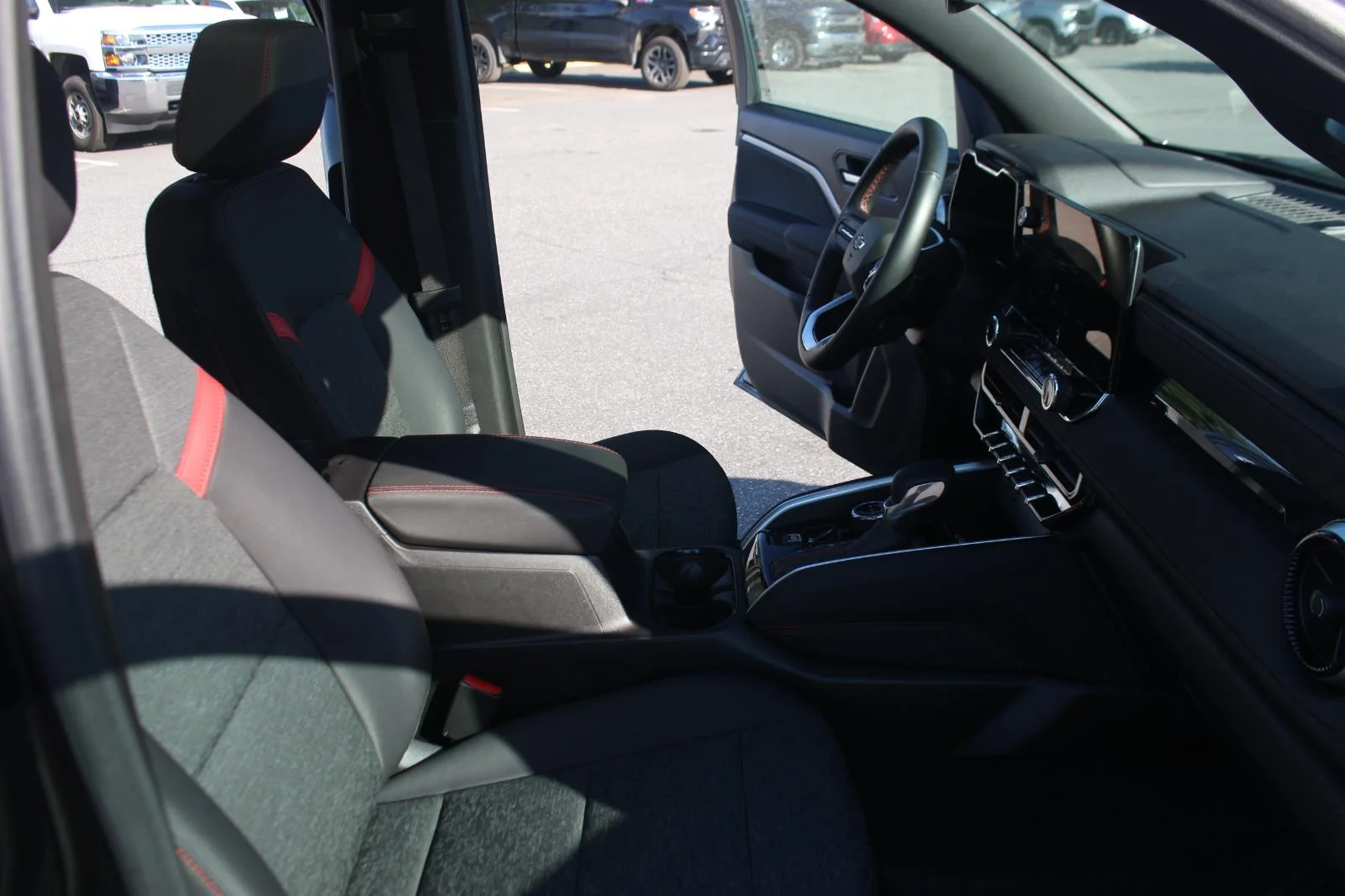 Used 2024 Black Chevrolet Z71 image 33