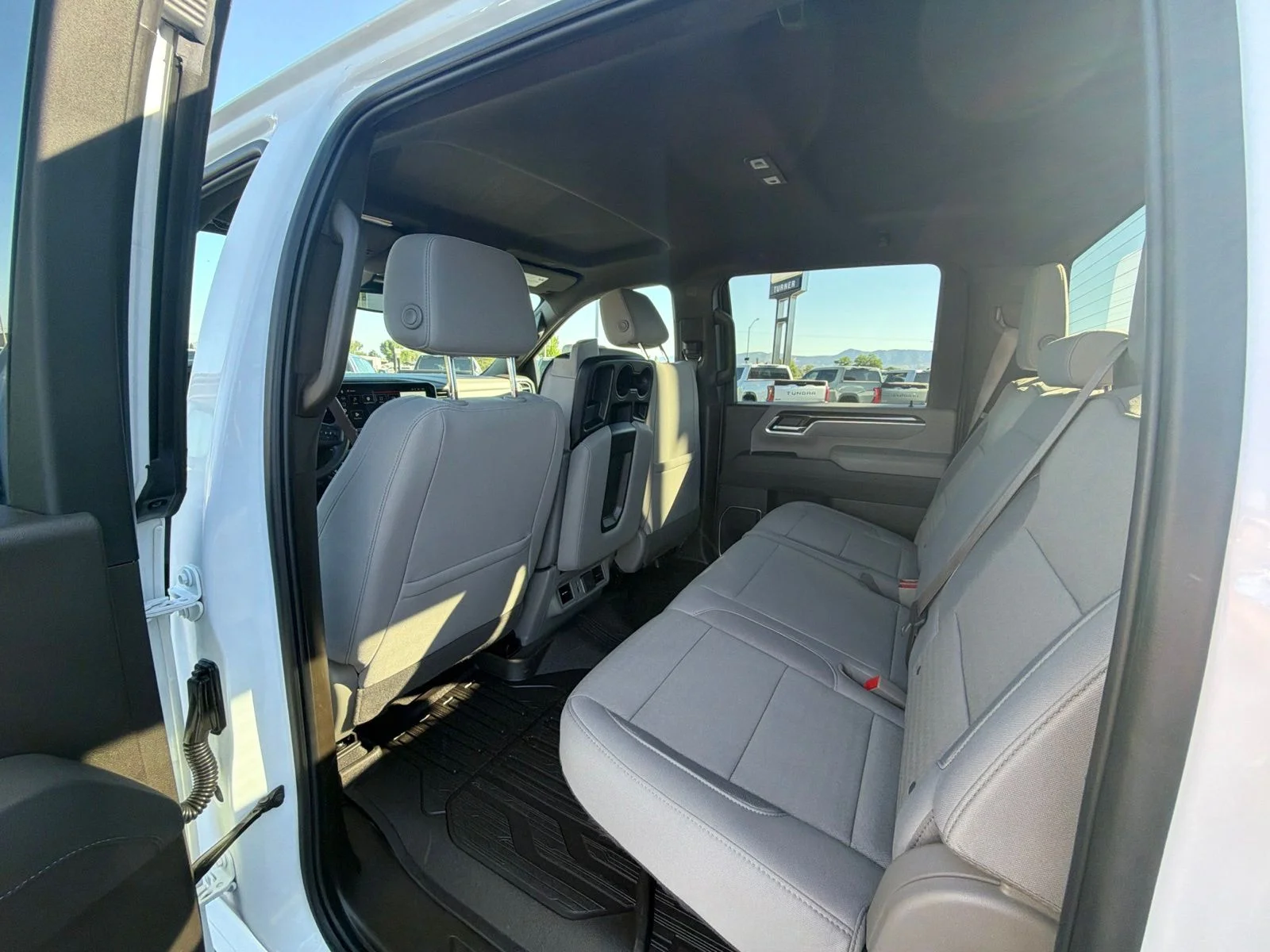 Used 2025 White GMC SLE image 24