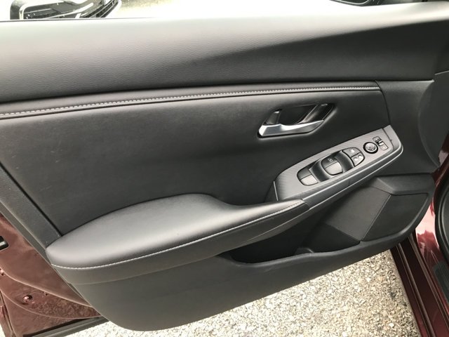 Used 2025 Rosewood Metallic Nissan SV image 10