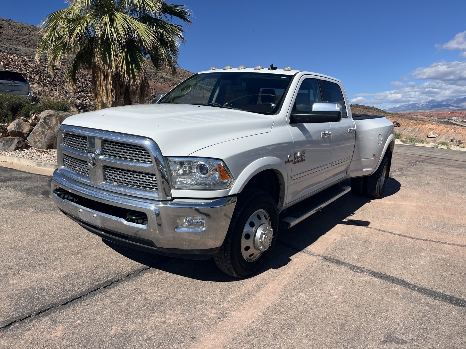 Used 2014 Bright White Clearcoat Ram Laramie image 11