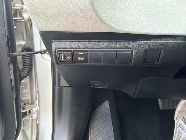 Used 2020 Silver Toyota SE image 27