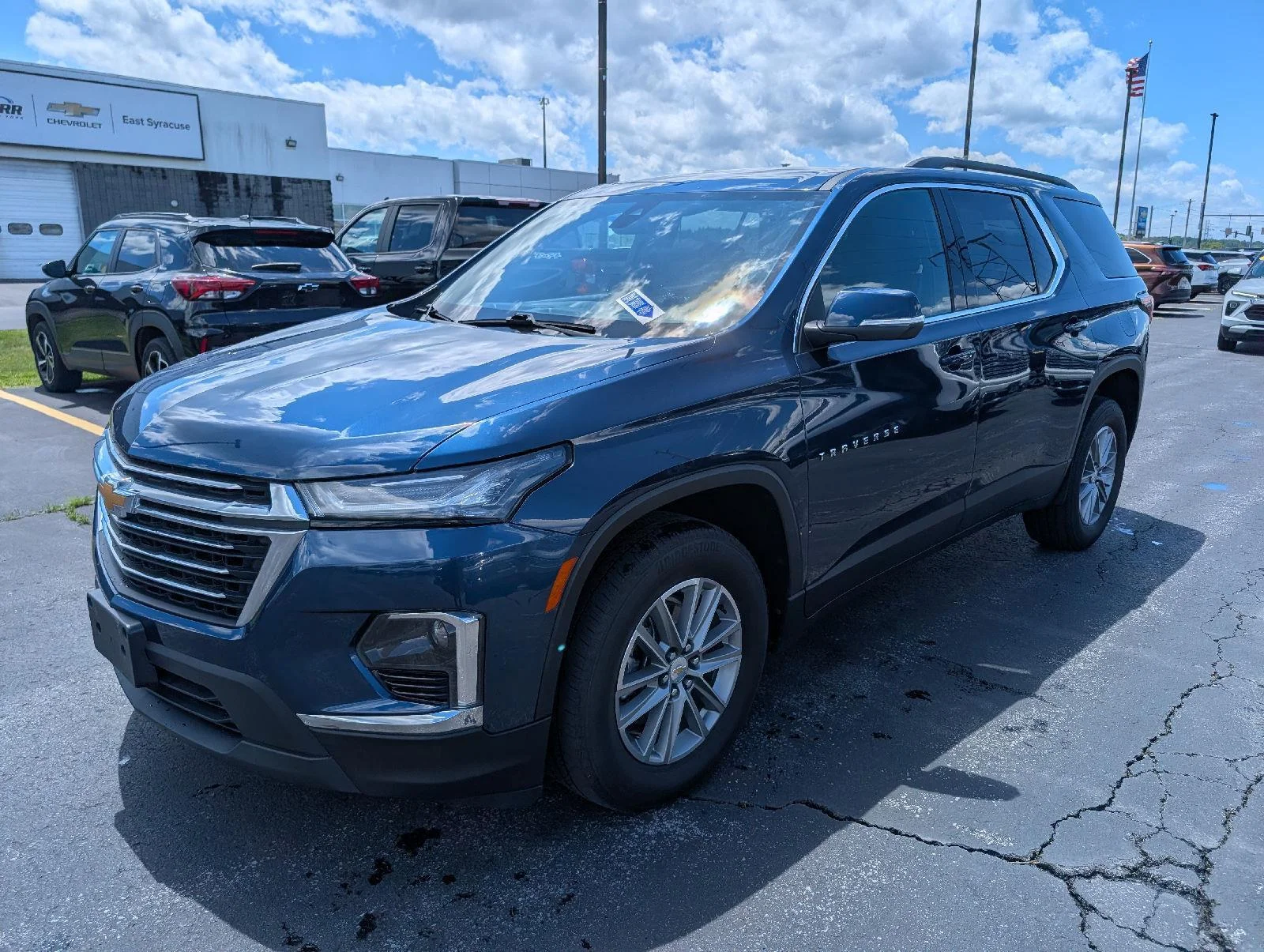 Used 2023 Northsky Blue Metallic Chevrolet LT Cloth image 4