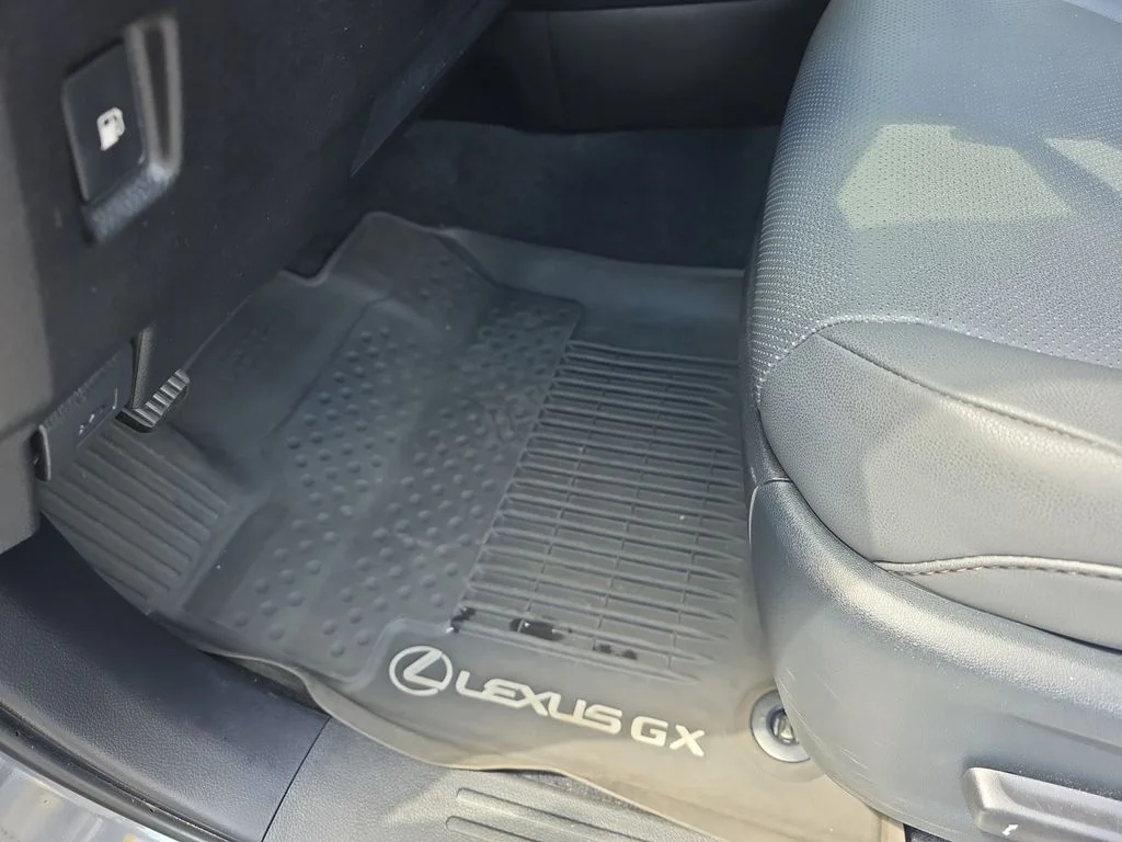 2023 Lexus GX PREMIUM - Photo 17