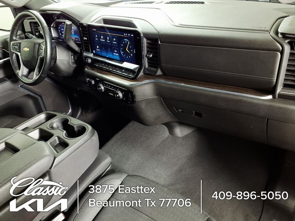 Used 2025 Gray Chevrolet LT image 13