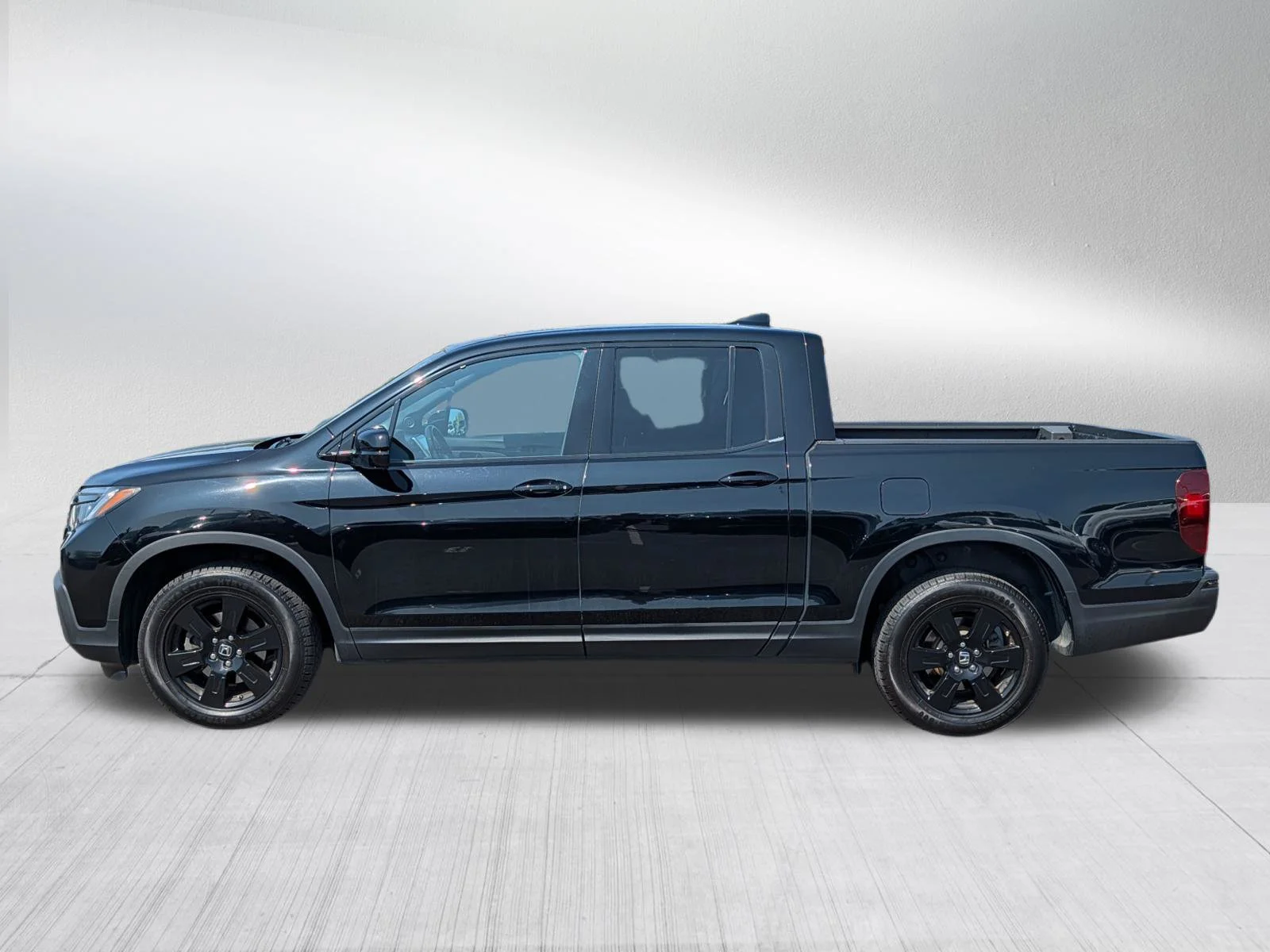 Used 2017 Crystal Black Pearl Honda Black Edition image 4