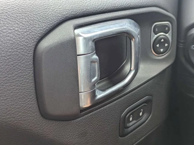2025 Jeep Wrangler 4-Door Sahara - Photo 22