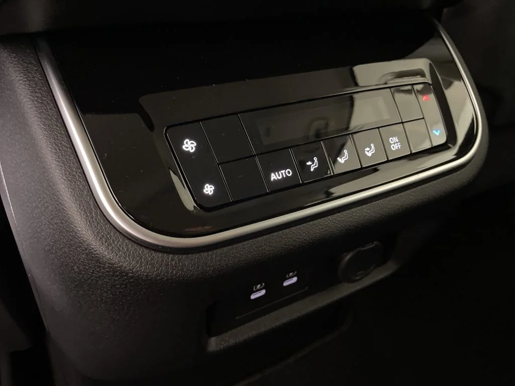 2026 Nissan Armada SV - Photo 35