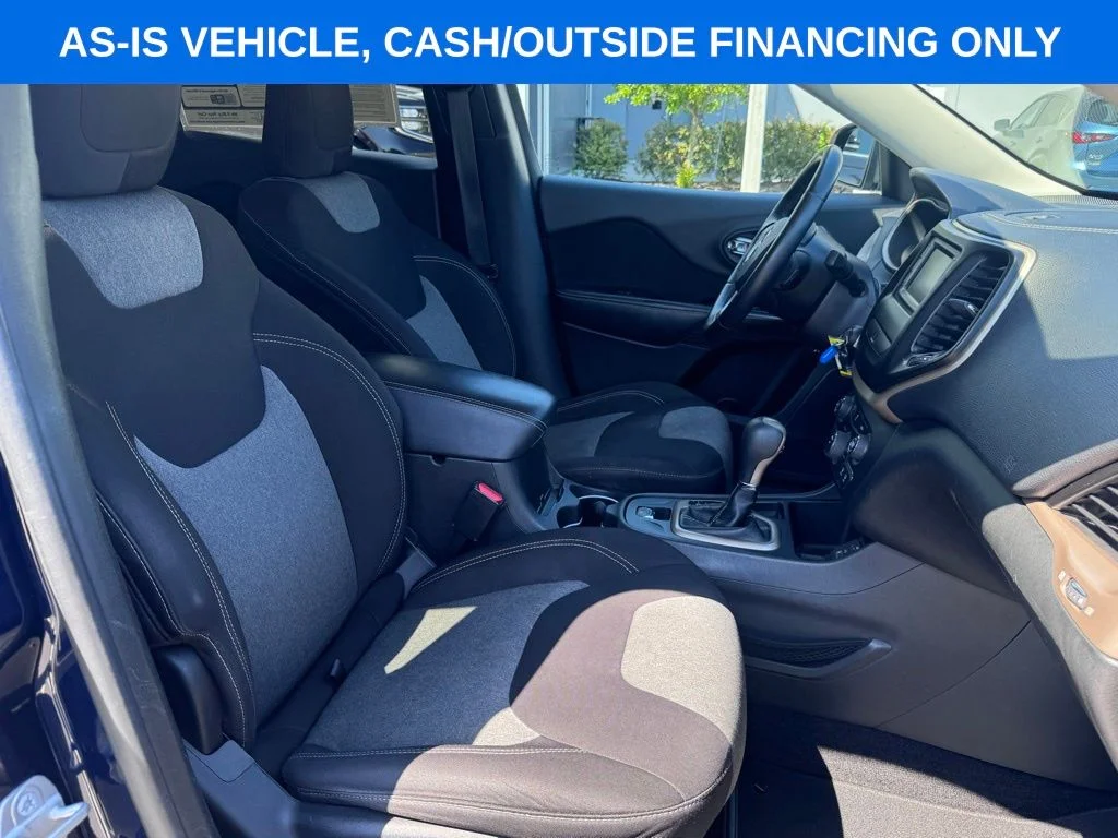 Used 2014 True Blue Jeep Latitude image 22