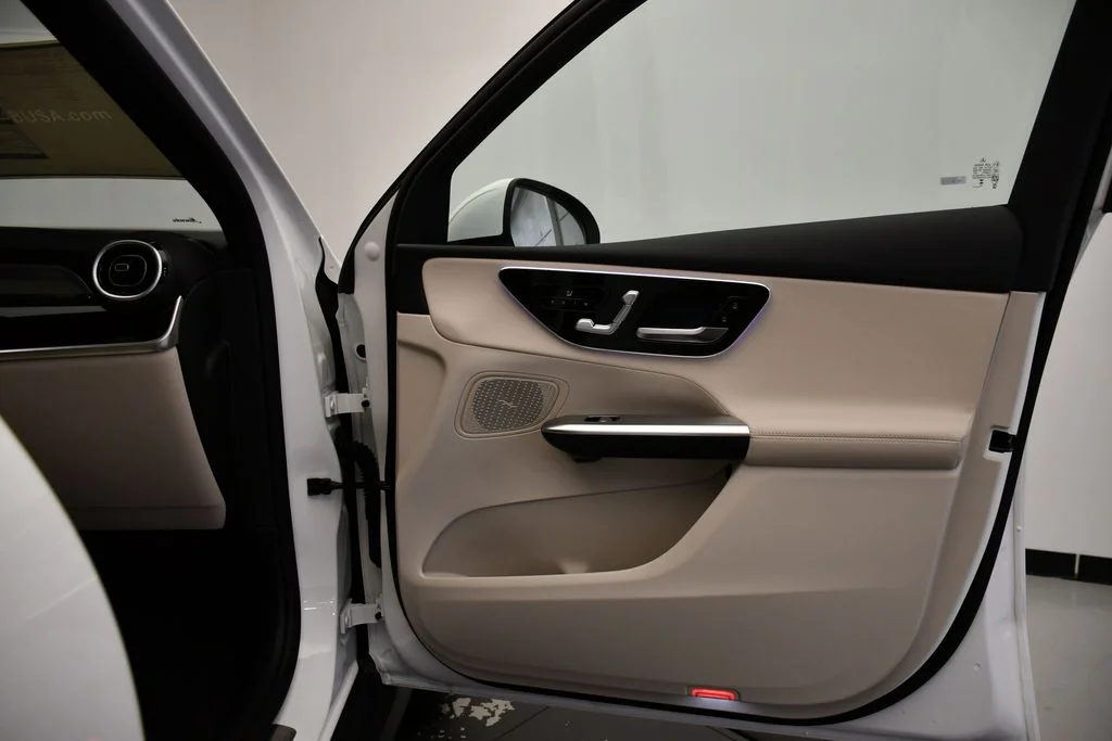 Certified Used 2026 Polar White Mercedes-Benz GLC 300 image 44
