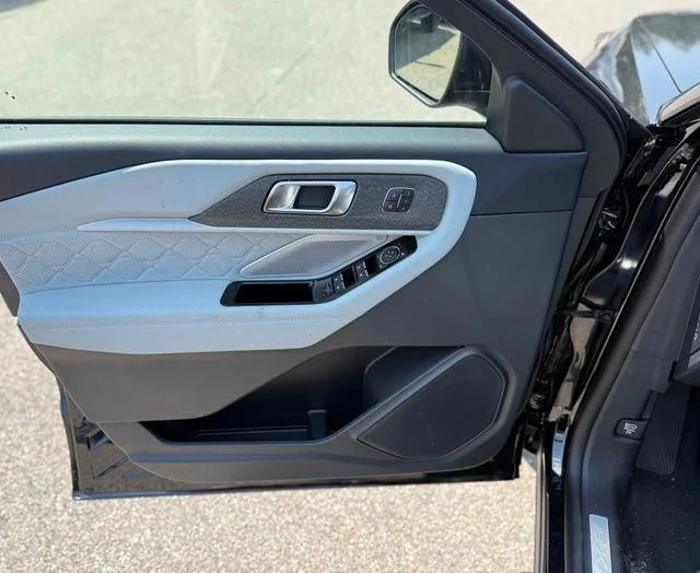 New 2026 Agate Black Metallic Ford Platinum™ image 13