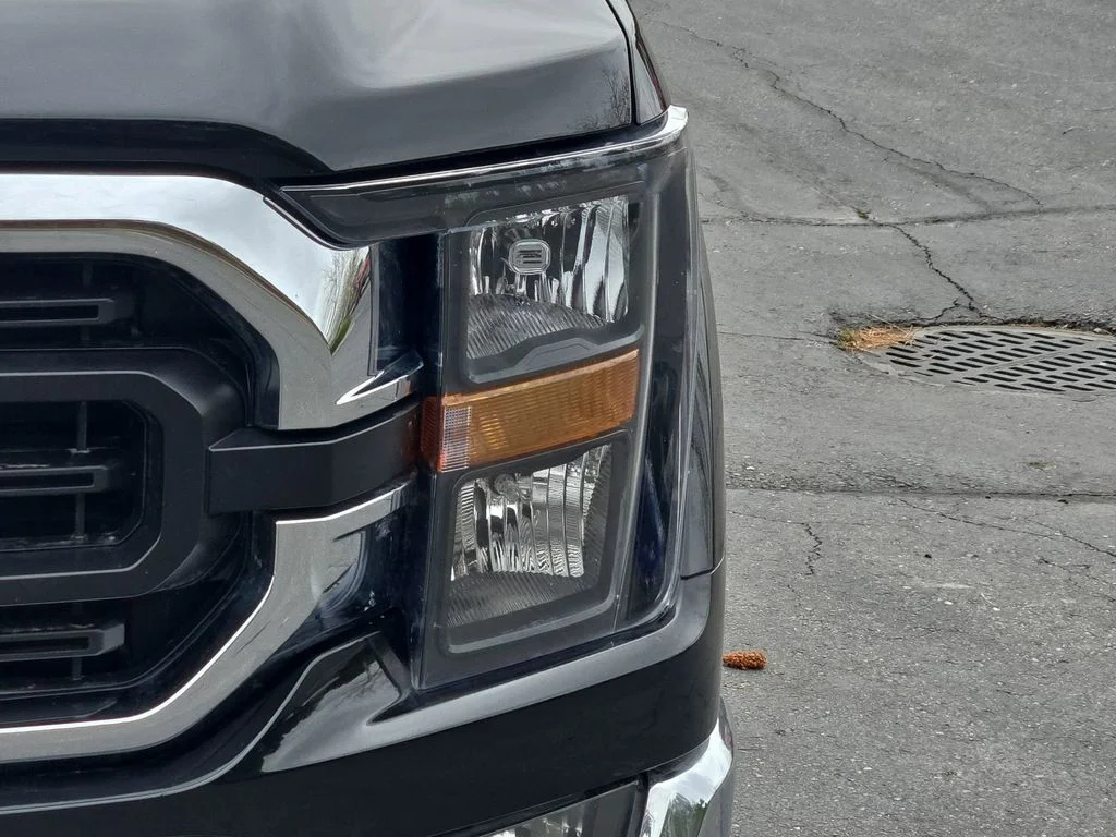 Used 2023 Black Ford XLT image 16