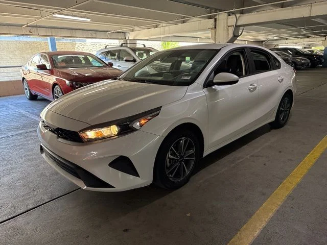 2023 Kia Forte LXS AT's photo