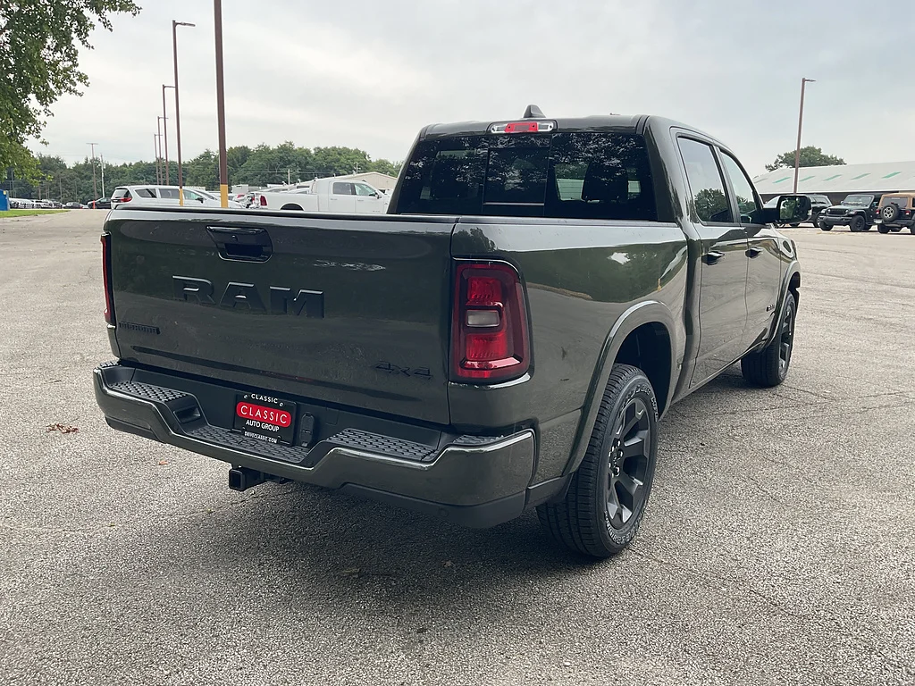 New 2026 Tank RAM Big Horn Crew Cab 4x4 5