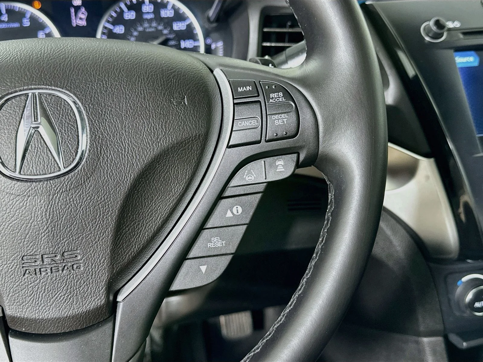 Used 2019  Acura  image 19
