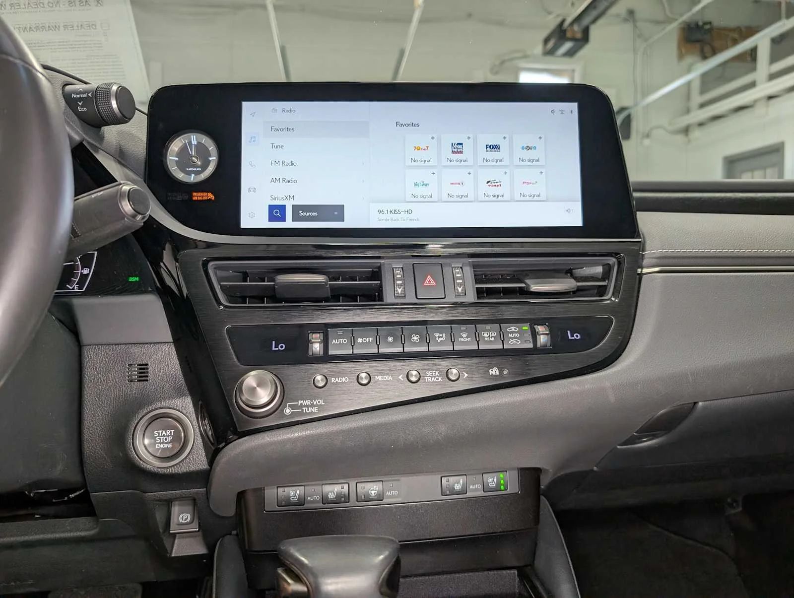 Used 2023 Iridium Lexus  image 32