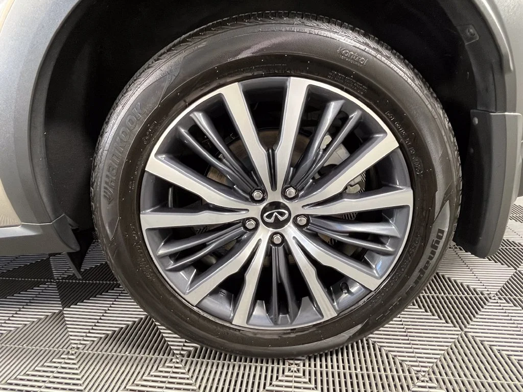 Used 2023 Titanium Black INFINITI Autograph image 16