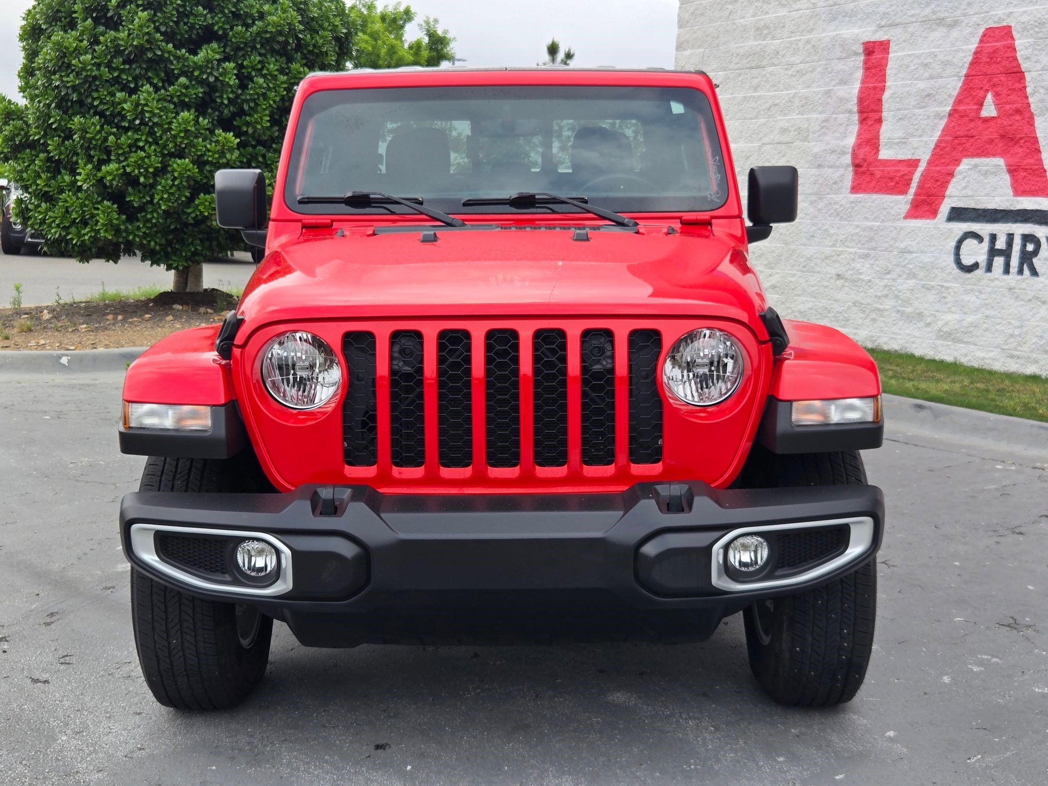 Used 2021 Firecracker Red Clearcoat Jeep Sport S image 2